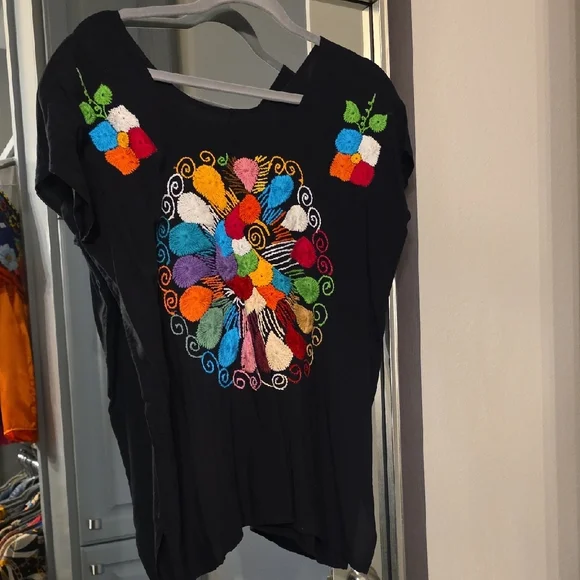 Colorful Embroidered Women's Blouse - Picture 4 of 8